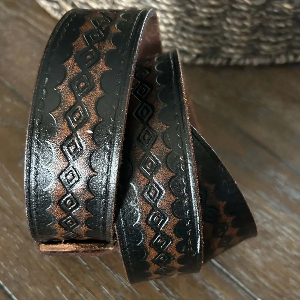 Wrangler Top Grain Cowhide Hand Tooled Black & Brown Leather Belt Size 38